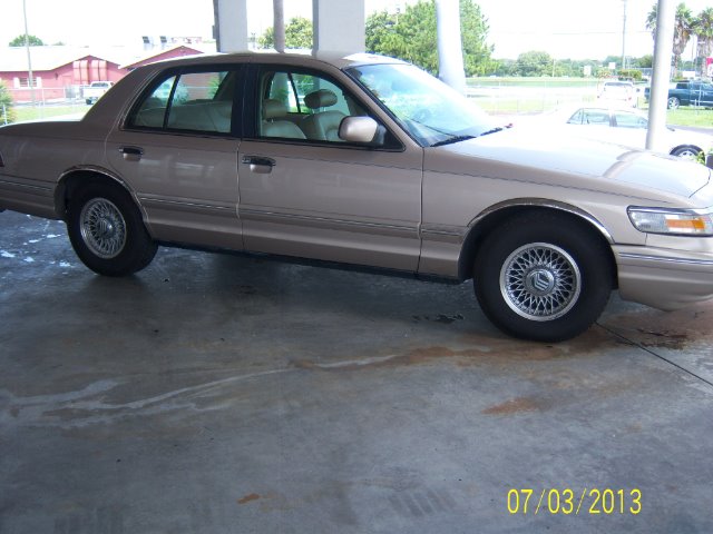 Mercury Grand Marquis 1997 photo 3