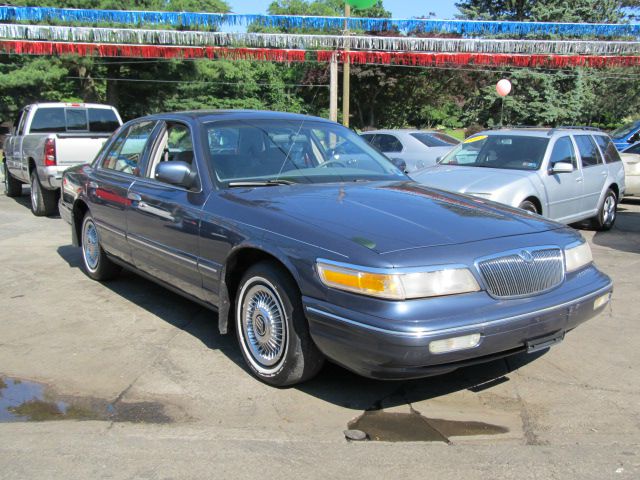 Mercury Grand Marquis 1997 photo 2