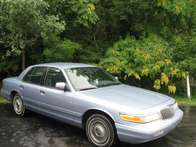 Mercury Grand Marquis 1997 photo 2