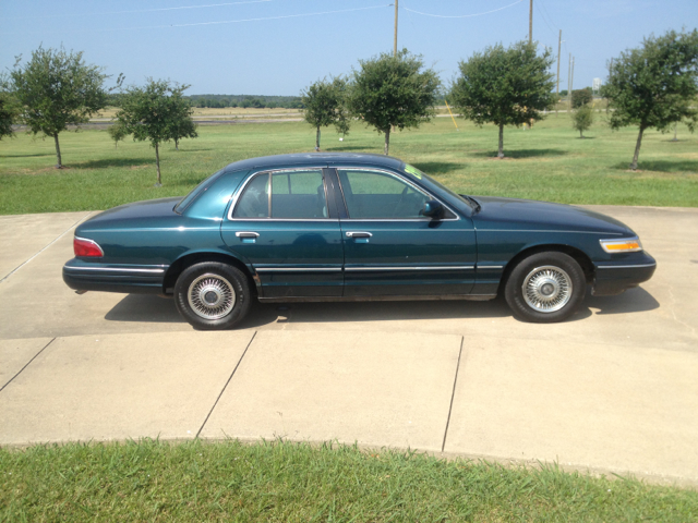 Mercury Grand Marquis XLS Sedan