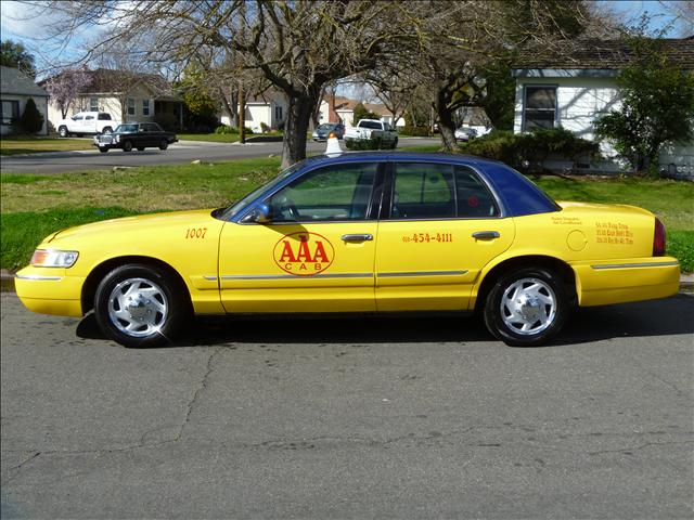 Mercury Grand Marquis XLS Sedan