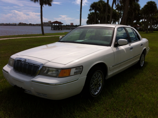 Mercury Grand Marquis 1998 photo 1
