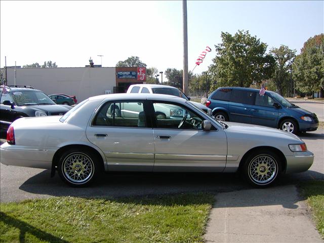 Mercury Grand Marquis 1998 photo 2