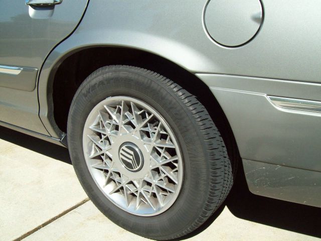 Mercury Grand Marquis 1998 photo 2