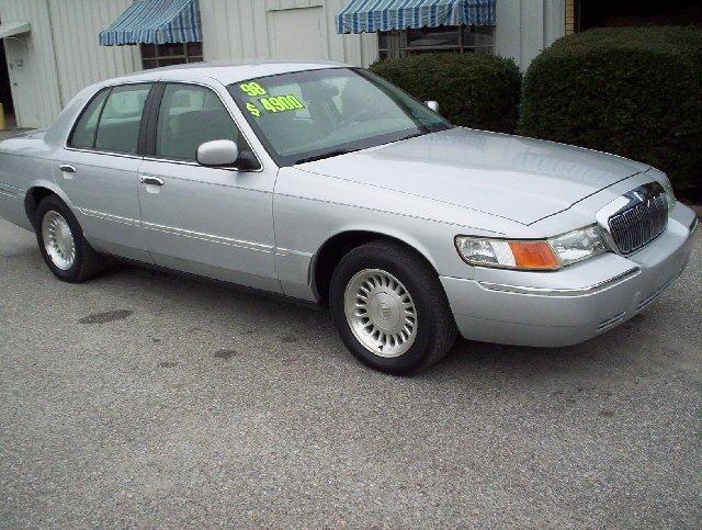 Mercury Grand Marquis 1998 photo 2