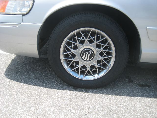 Mercury Grand Marquis 1999 photo 3