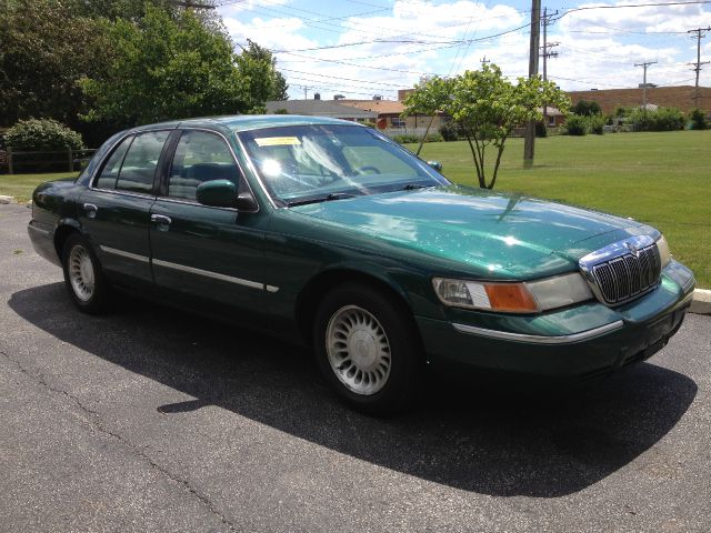 Mercury Grand Marquis 2000 photo 2