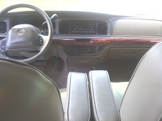 Mercury Grand Marquis 2000 photo 1