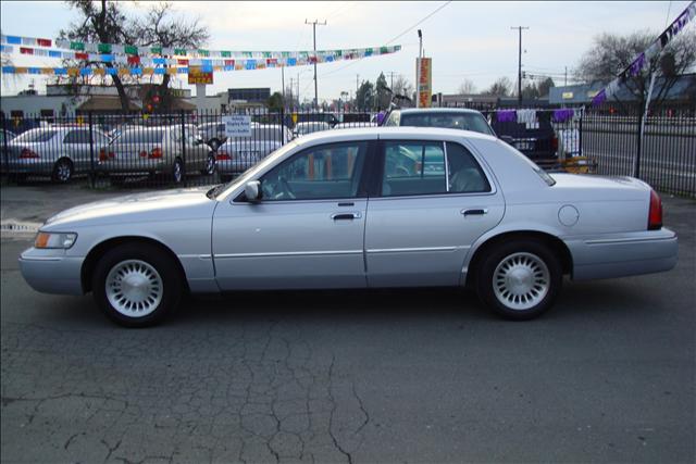 Mercury Grand Marquis 2000 photo 1