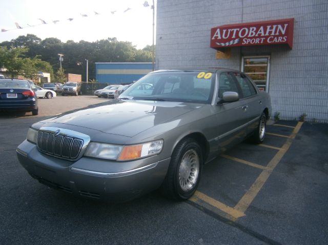 Mercury Grand Marquis 2000 photo 2