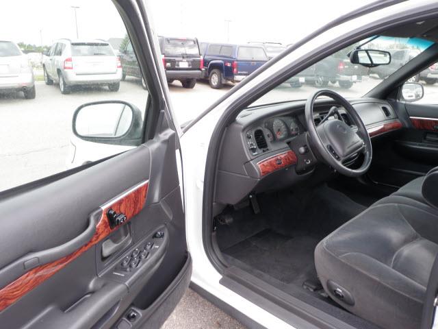 Mercury Grand Marquis 2000 photo 1