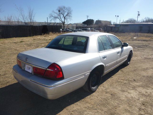 Mercury Grand Marquis 2000 photo 2