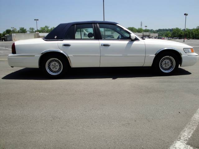 Mercury Grand Marquis 2000 photo 3