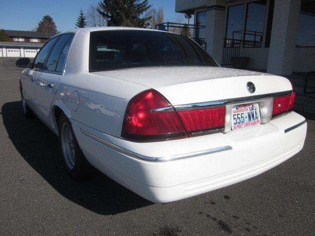Mercury Grand Marquis 2000 photo 2