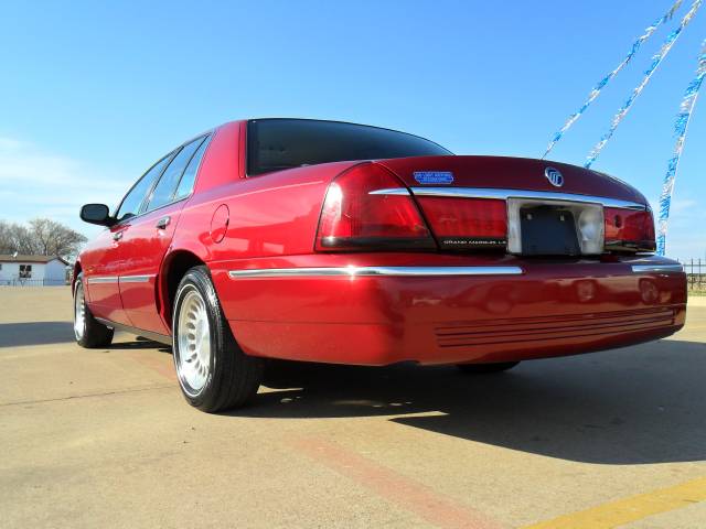 Mercury Grand Marquis 2000 photo 3