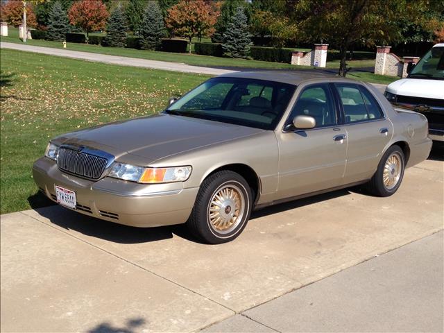 Mercury Grand Marquis 2000 photo 1