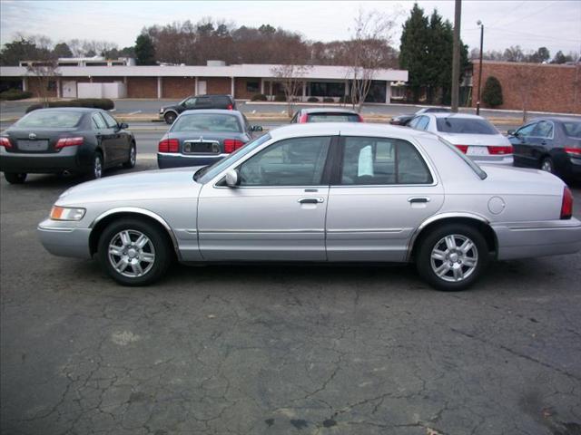 Mercury Grand Marquis 2000 photo 2