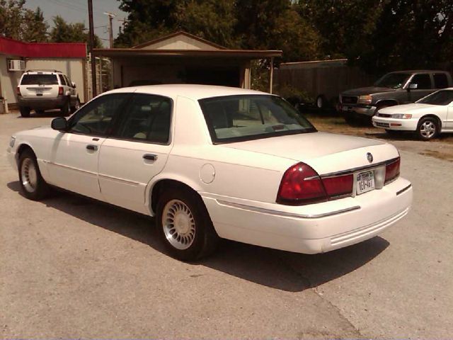 Mercury Grand Marquis 2000 photo 1