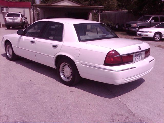 Mercury Grand Marquis 2000 photo 2