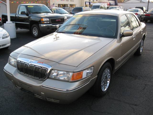 Mercury Grand Marquis XLS Sedan