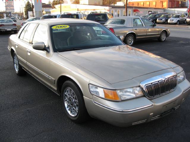 Mercury Grand Marquis 2000 photo 1