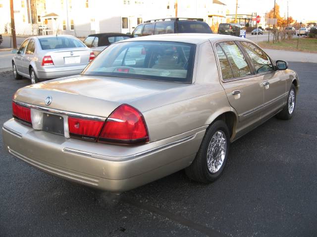 Mercury Grand Marquis 2000 photo 2