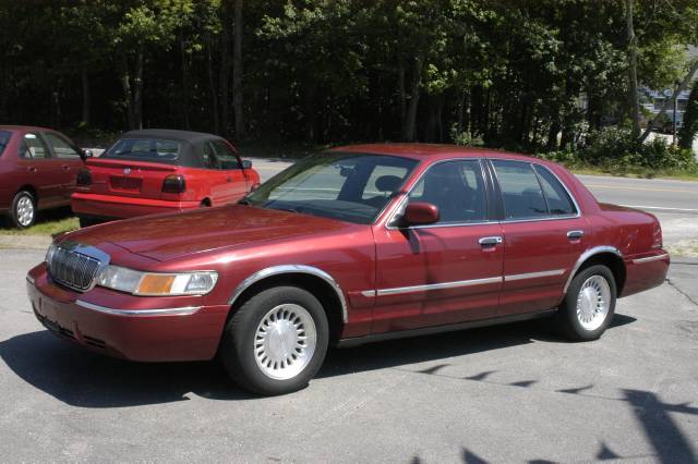 Mercury Grand Marquis XLS Sedan
