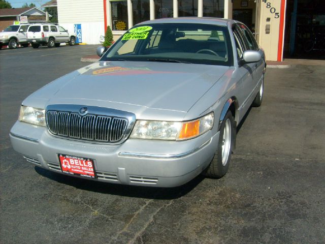Mercury Grand Marquis 2001 photo 2