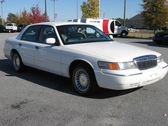 Mercury Grand Marquis 2001 photo 2