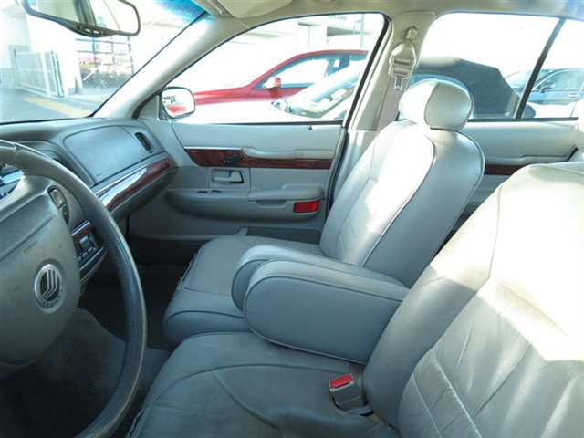 Mercury Grand Marquis 2001 photo 3
