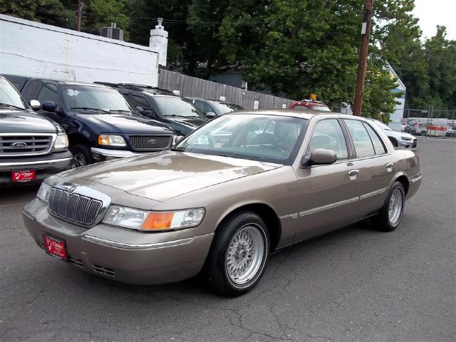Mercury Grand Marquis 2001 photo 1