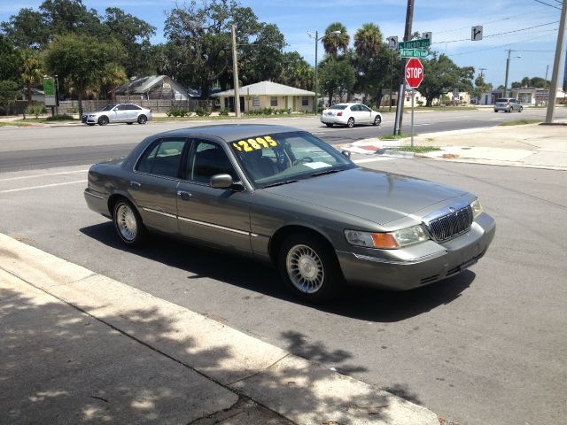 Mercury Grand Marquis 2001 photo 2