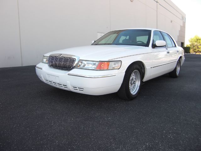 Mercury Grand Marquis 2001 photo 3