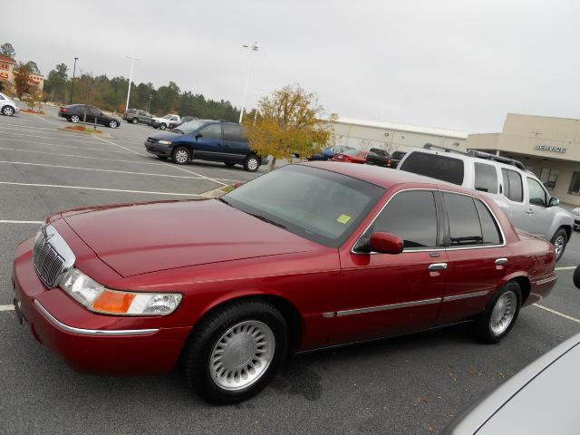 Mercury Grand Marquis 2002 photo 2