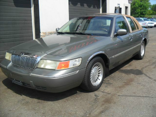 Mercury Grand Marquis 2002 photo 2