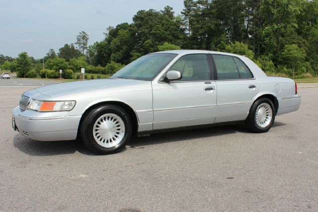 Mercury Grand Marquis 2002 photo 2
