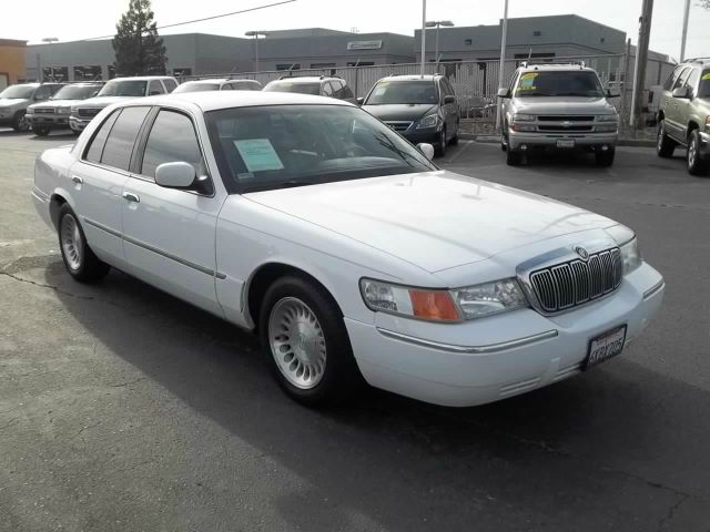 Mercury Grand Marquis LS Premium Sedan