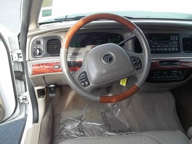 Mercury Grand Marquis 2002 photo 2