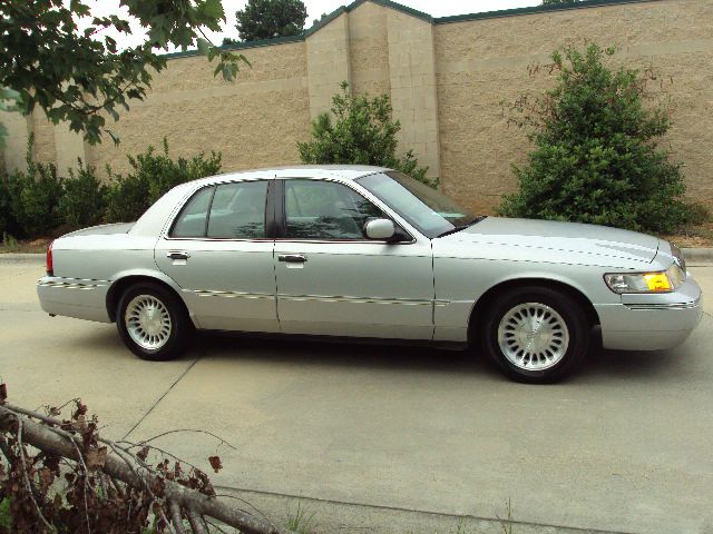 Mercury Grand Marquis 2002 photo 2
