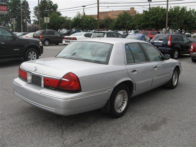 Mercury Grand Marquis Touring-res Sedan