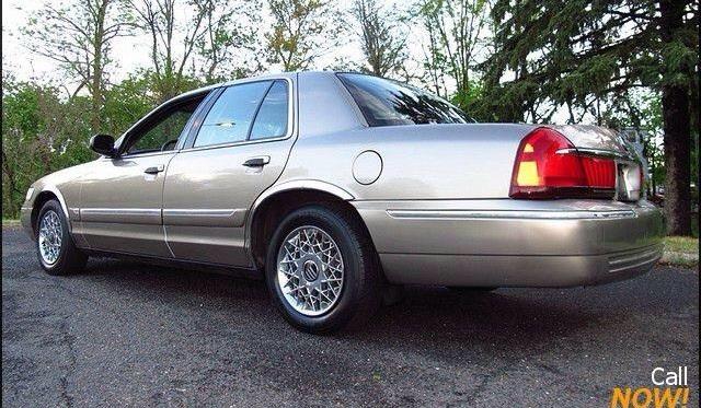 Mercury Grand Marquis XLS Sedan