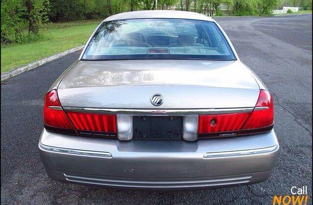 Mercury Grand Marquis 2002 photo 2