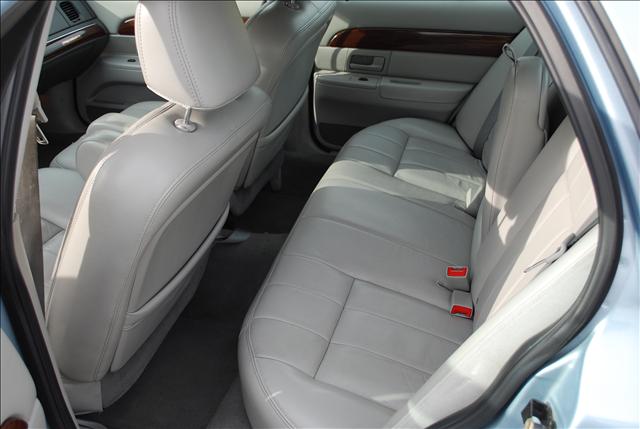 Mercury Grand Marquis EX. CAB LS Sedan