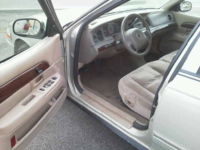 Mercury Grand Marquis 2003 photo 2