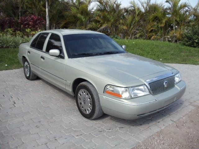 Mercury Grand Marquis 2004 photo 2
