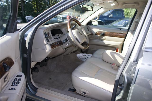 Mercury Grand Marquis 2004 photo 2