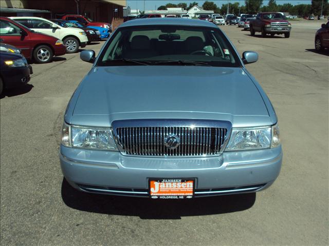 Mercury Grand Marquis 2004 photo 2