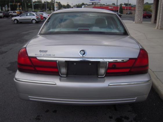 Mercury Grand Marquis 2004 photo 2