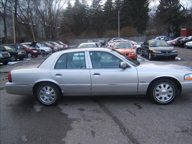 Mercury Grand Marquis 2004 photo 2
