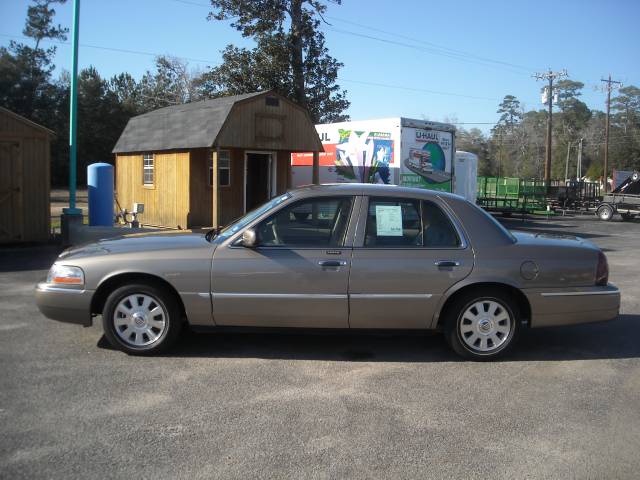 Mercury Grand Marquis 2004 photo 2